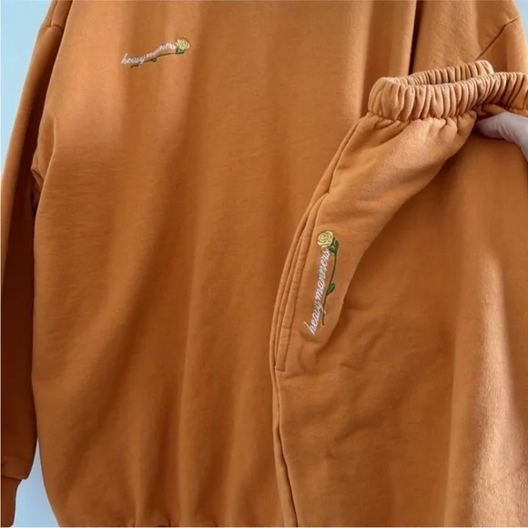 Heavy Manners sweat set - Picture 3 of 3